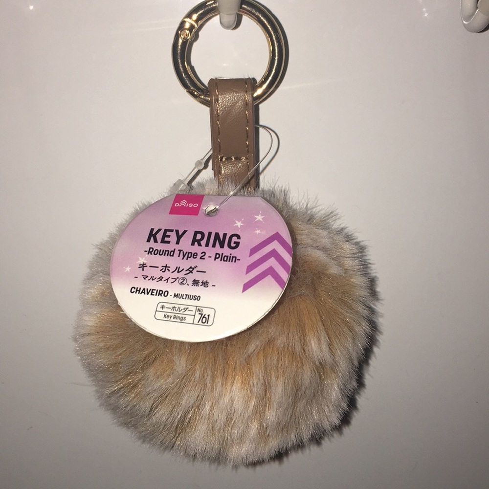 Key Ring / Round Keychain - Picture 2 of 3